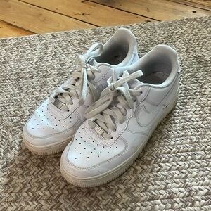 Airforce 1 (Size 8.5)